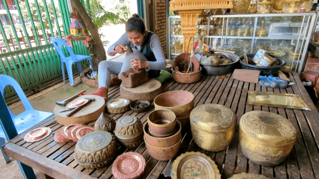 Koh Chen : Le village des artisans dinandiers